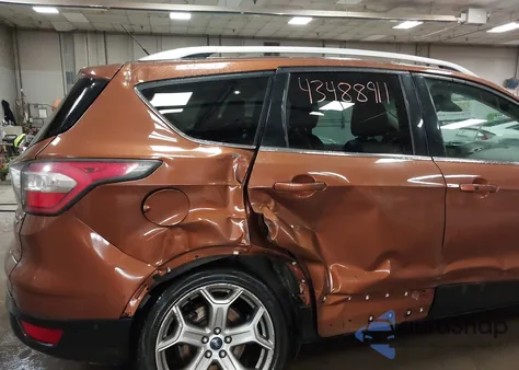 2017 Ford Escape Titanium из США, поврежденный, VIN 1FMCU9J95HUA33532